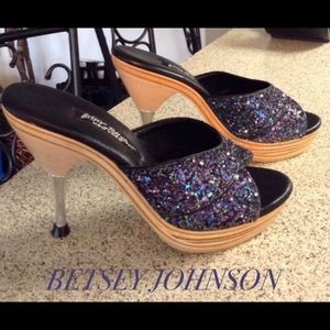 Betsey Johnson Polly’s Heels 6 Black